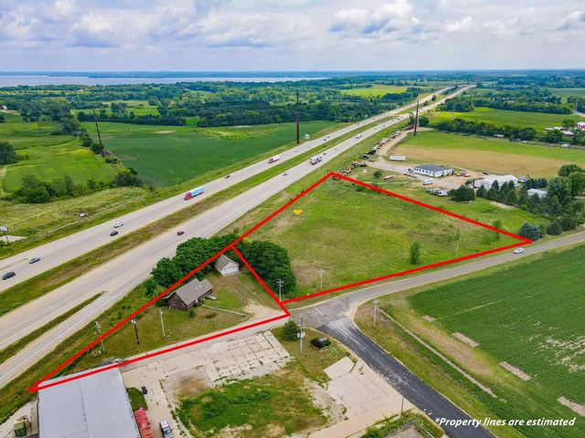 400 Haugen Road, Edgerton, WI 53534