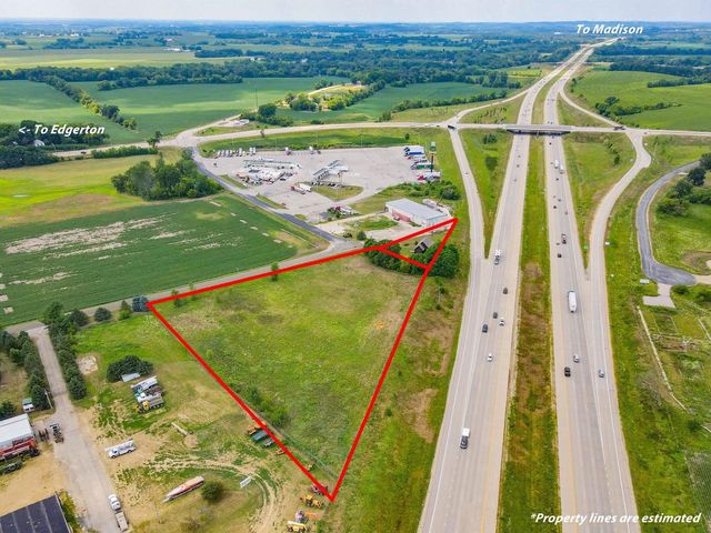 400 Haugen Road, Edgerton, WI 53534