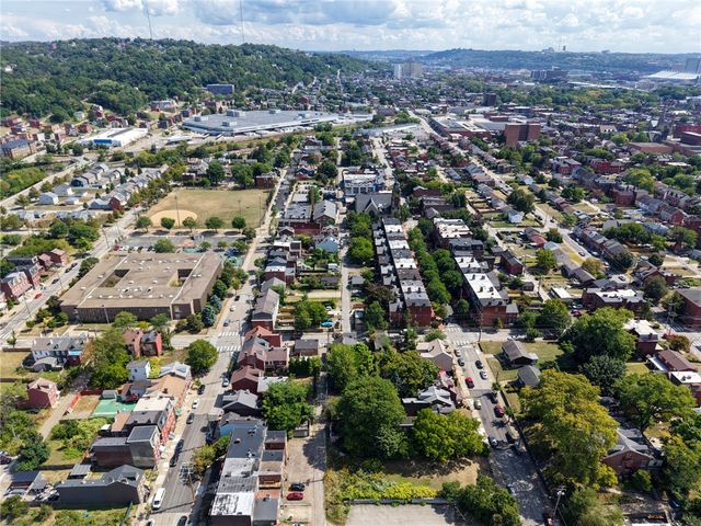 1513 Manhattan St, Manchester, PA 15233