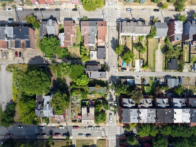 1513 Manhattan St, Manchester, PA 15233