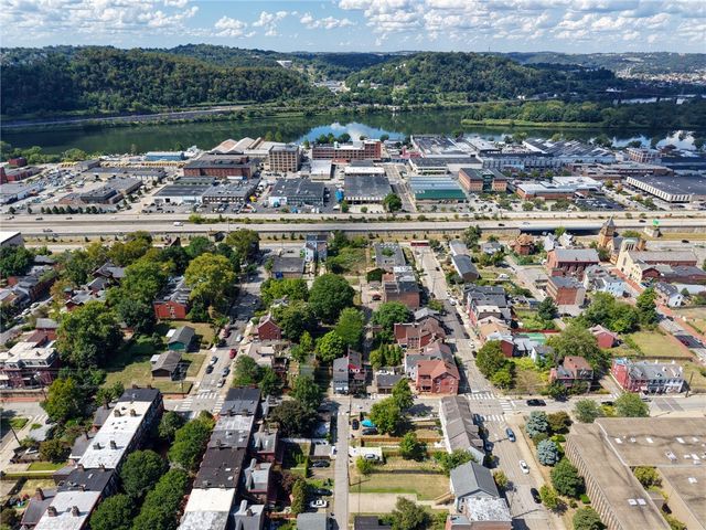 1513 Manhattan St, Manchester, PA 15233