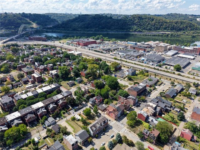 1513 Manhattan St, Manchester, PA 15233