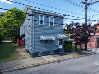 1513 Manhattan St, Manchester, PA 15233