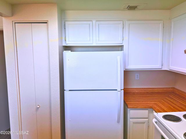 2620 W Ironcrest Drive, Tucson, AZ 85745