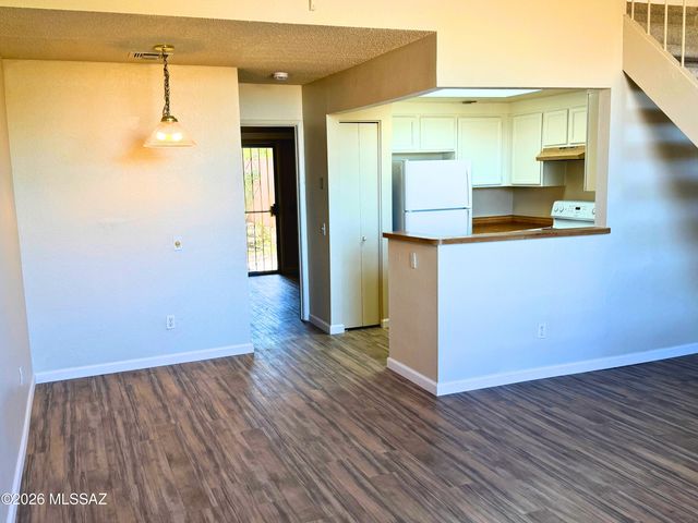 2620 W Ironcrest Drive, Tucson, AZ 85745