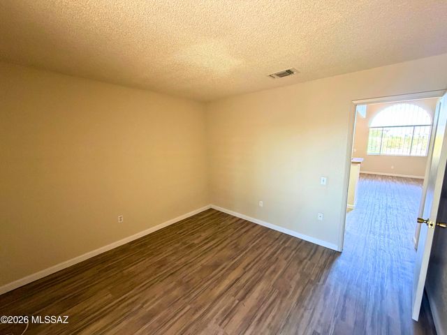 2620 W Ironcrest Drive, Tucson, AZ 85745