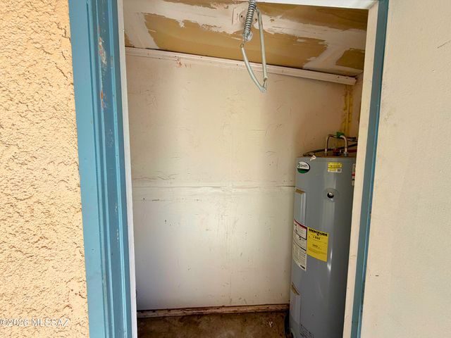 2620 W Ironcrest Drive, Tucson, AZ 85745