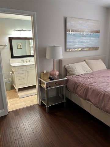 5555 Ludlam Rd 30, South Miami, FL 33155