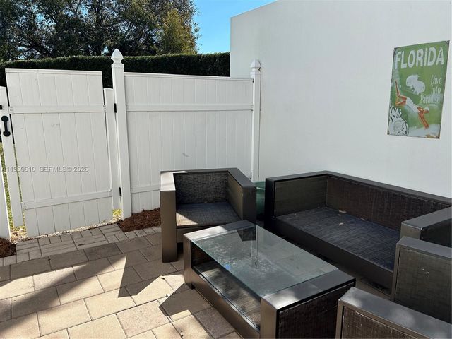 5555 Ludlam Rd 30, South Miami, FL 33155