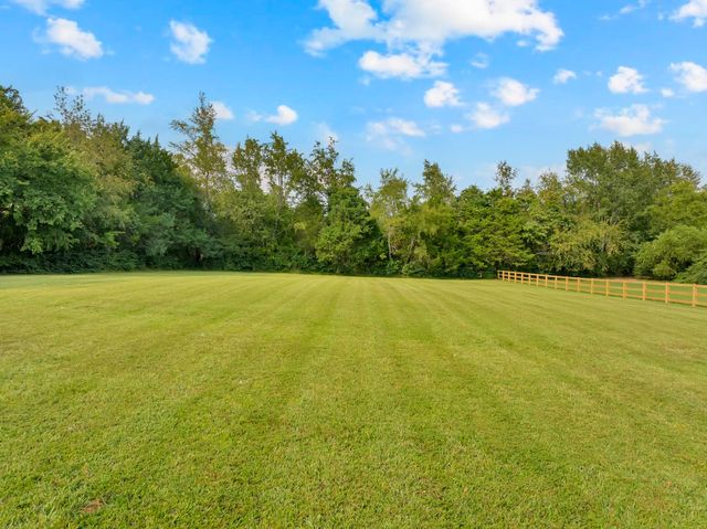 194 Volunteer Rd, Murfreesboro, TN 37128