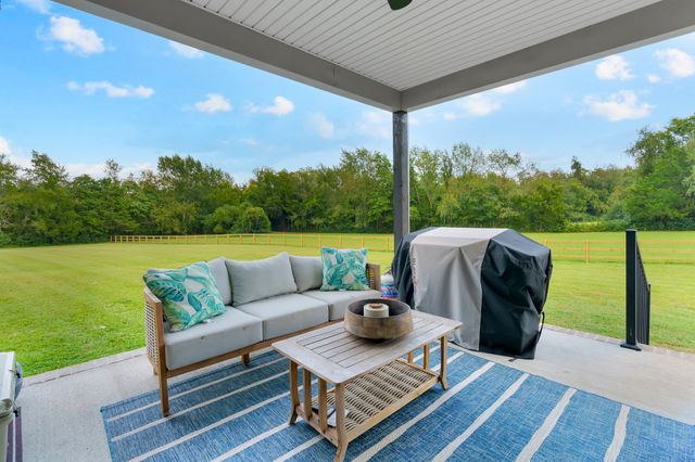 194 Volunteer Rd, Murfreesboro, TN 37128