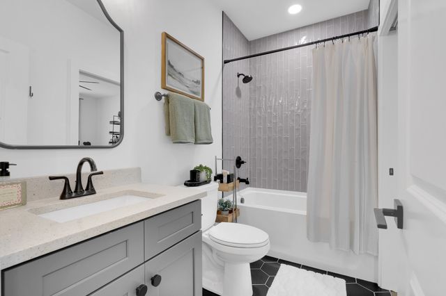 194 Volunteer Rd, Murfreesboro, TN 37128