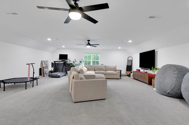 194 Volunteer Rd, Murfreesboro, TN 37128