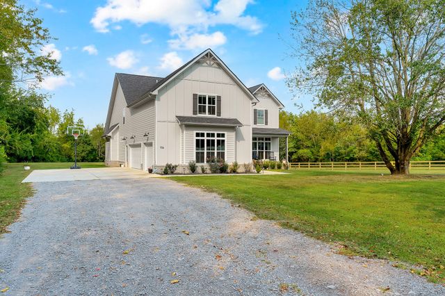 194 Volunteer Rd, Murfreesboro, TN 37128