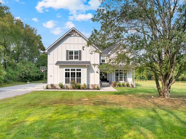 194 Volunteer Rd, Murfreesboro, TN 37128