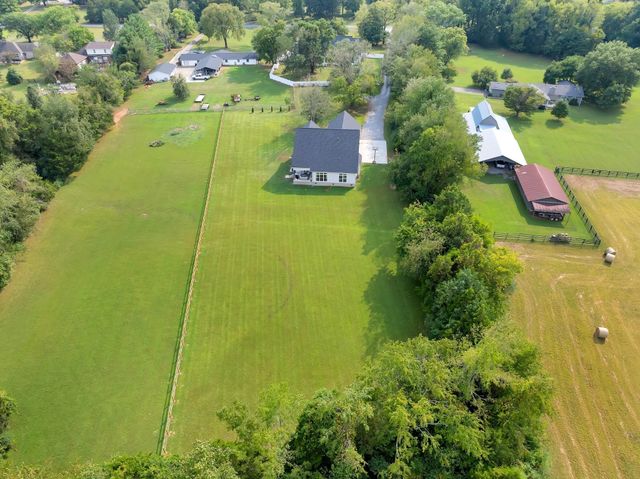 194 Volunteer Rd, Murfreesboro, TN 37128