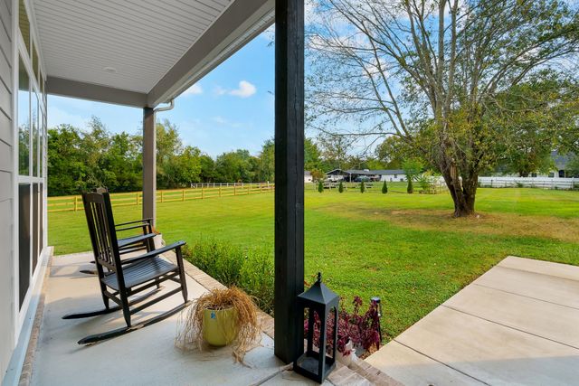 194 Volunteer Rd, Murfreesboro, TN 37128