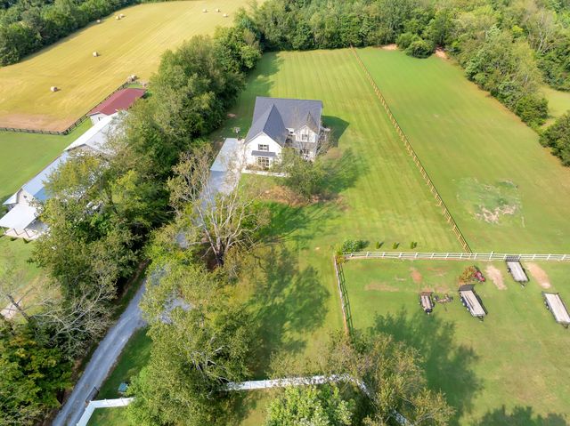 194 Volunteer Rd, Murfreesboro, TN 37128