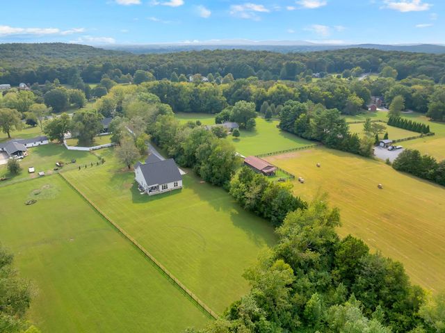 194 Volunteer Rd, Murfreesboro, TN 37128