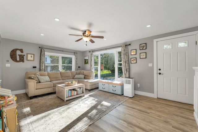 6 Emerson Street, Hooksett, NH 03106