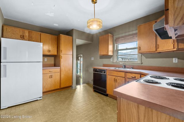 4615 Tween Rd, Bellewood, KY 40207