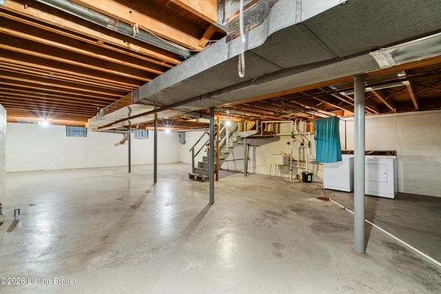 4615 Tween Rd, Bellewood, KY 40207