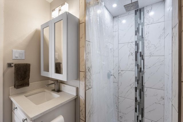 1829 Blume Street NE, Albuquerque, NM 87112