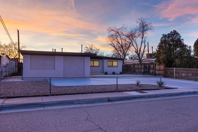 1829 Blume Street NE, Albuquerque, NM 87112