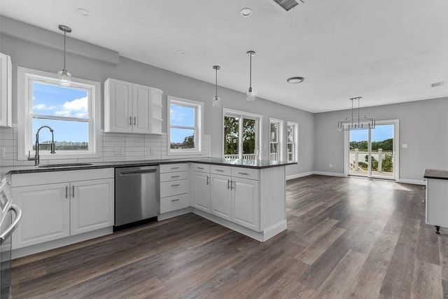 22 Avenue A, Wareham, MA 02571