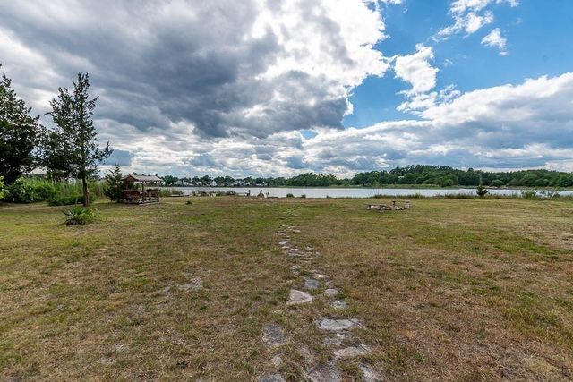 22 Avenue A, Wareham, MA 02571