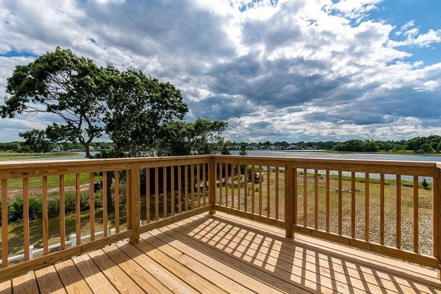 22 Avenue A, Wareham, MA 02571