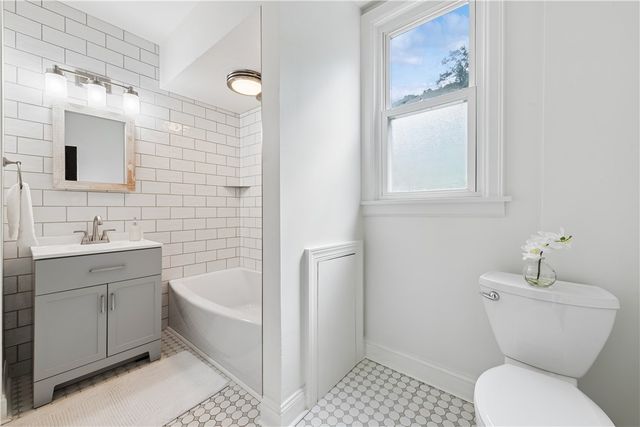 515 Hill St, Sewickley, PA 15143