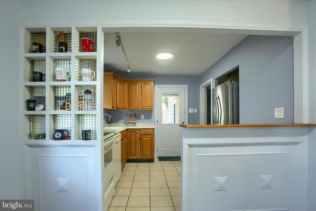 6 S 16TH ST, Camp Hill, PA 17011
