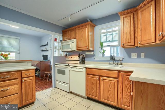 6 S 16TH ST, Camp Hill, PA 17011