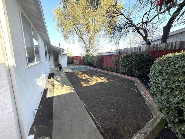 3136 Meadowbrook Dr, Concord, CA 94519