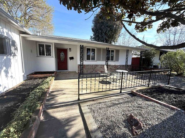 3136 Meadowbrook Dr, Concord, CA 94519