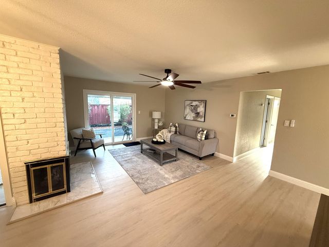 3136 Meadowbrook Dr, Concord, CA 94519