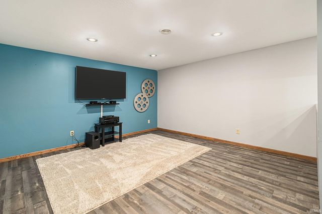 10037 Victoria Drive, Plymouth, IN 46563