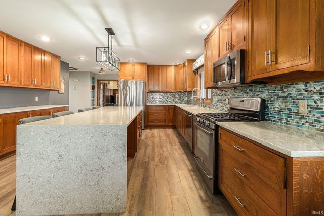 10037 Victoria Drive, Plymouth, IN 46563