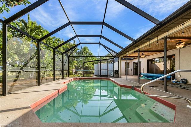 403 SW 34th ST, Cape Coral, FL 33914