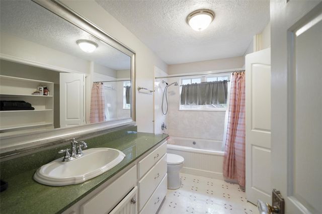 11306 Cedarwood Drive, Humble, TX 77338