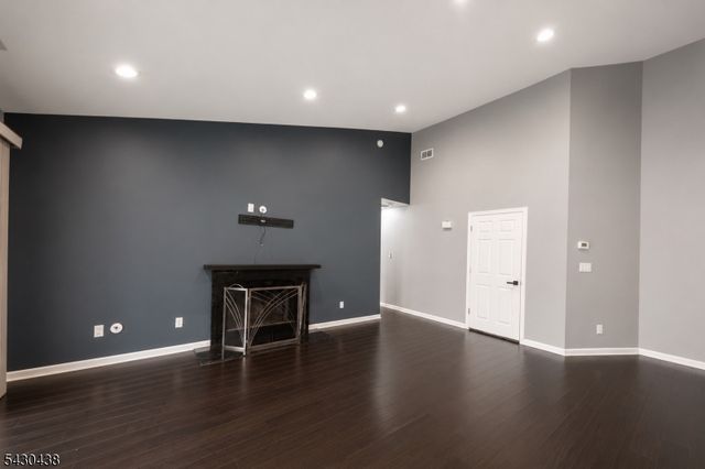 7 Tulip Cres 2D, Little Falls Twp., NJ 07424