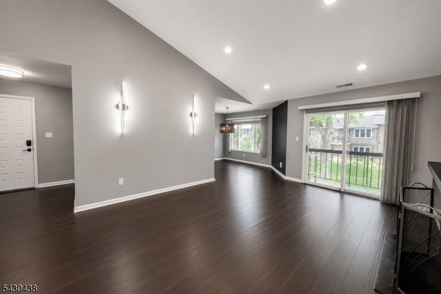 7 Tulip Cres 2D, Little Falls Twp., NJ 07424