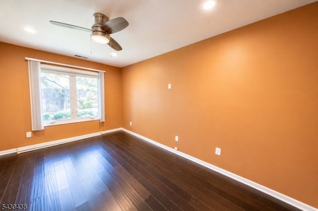 7 Tulip Cres 2D, Little Falls Twp., NJ 07424