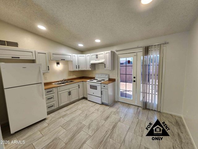 3646 N 67TH Avenue 102, Phoenix, AZ 85033
