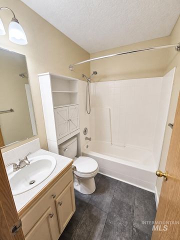544 Knights Circle, Nampa, ID 83687