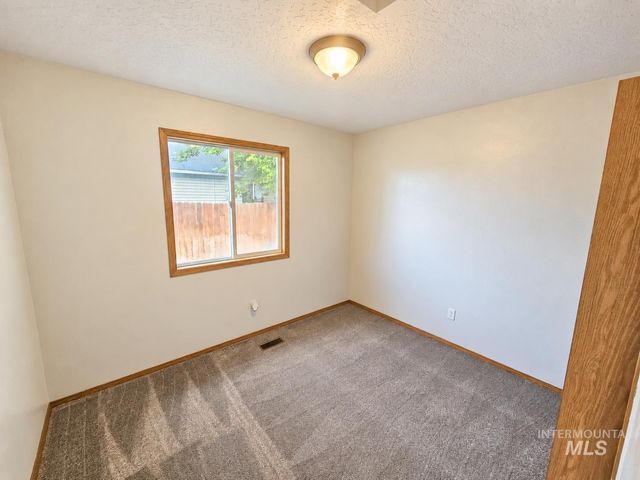 544 Knights Circle, Nampa, ID 83687