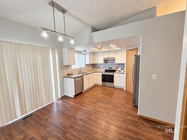 544 Knights Circle, Nampa, ID 83687