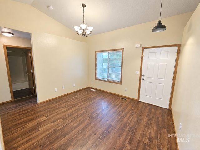 544 Knights Circle, Nampa, ID 83687