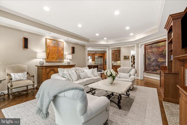 6704 HONESTY DR, Bethesda, MD 20817